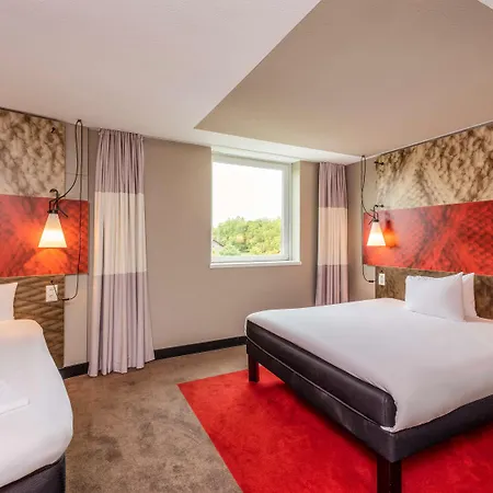 Ibis Expo Отель