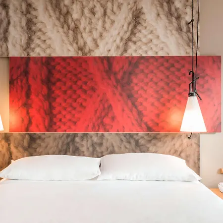 Ibis Expo Отель