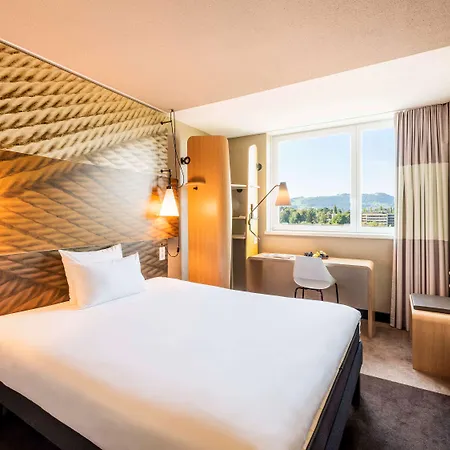 Ibis Expo Отель 2*