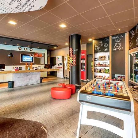 Ibis Expo Отель