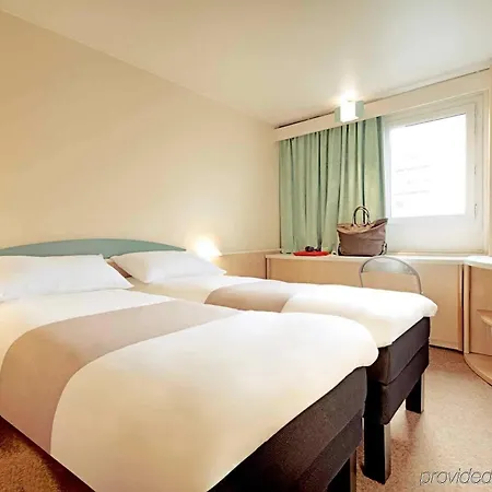 Отель Ibis Expo