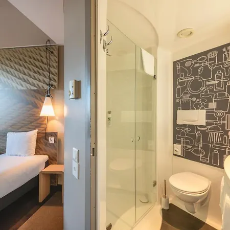 Ibis Expo Отель 2*
