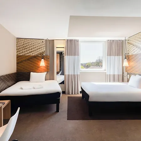 Ξενοδοχείο Ibis Expo 3*