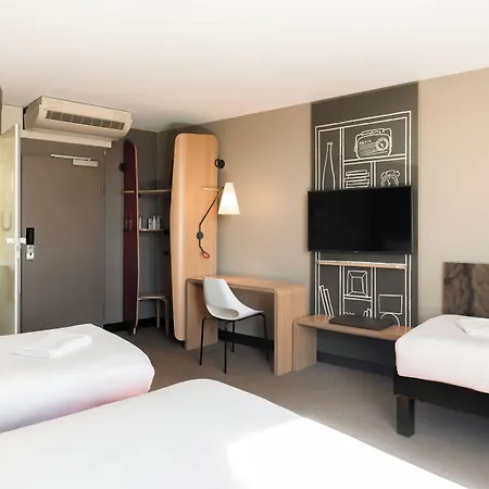 Ibis Expo Ξενοδοχείο